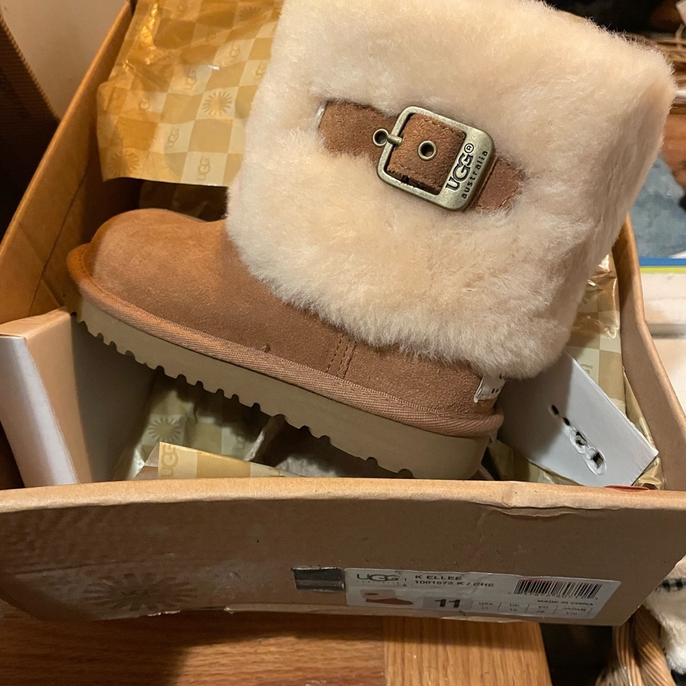 K Ellee kids Uggs